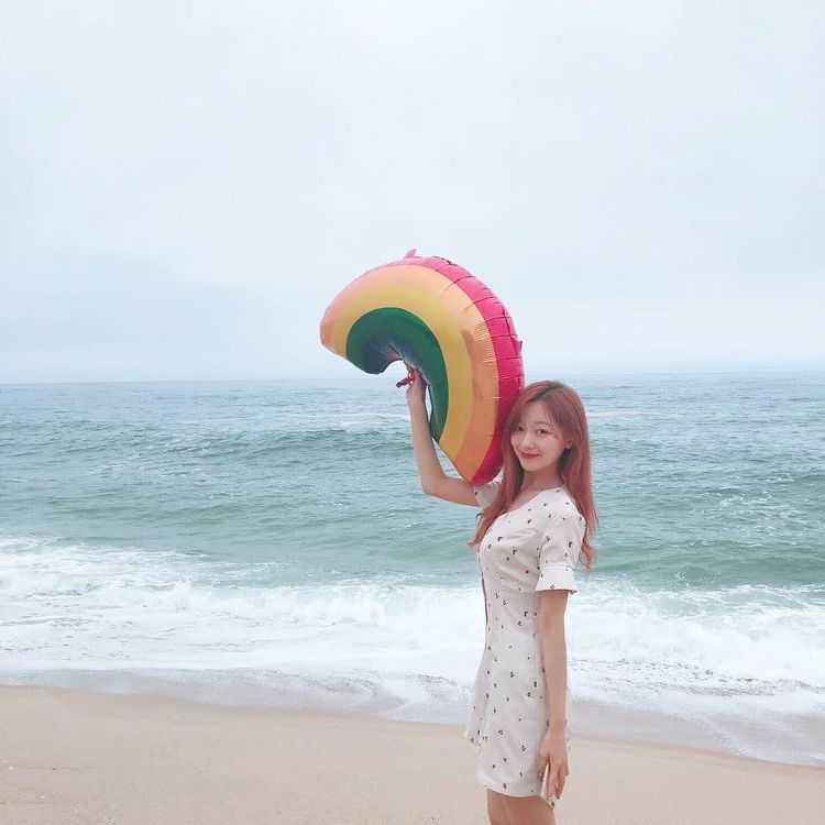 친언니가 찍어준 사진들 자랑하는 러블리즈 수정이.jpg | 인스티즈